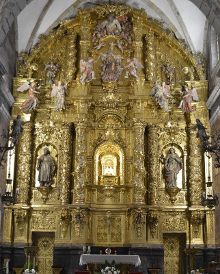 Central altarpiece